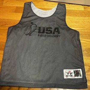 Women’s Small/Medium Field Hockey Pinney Reversible